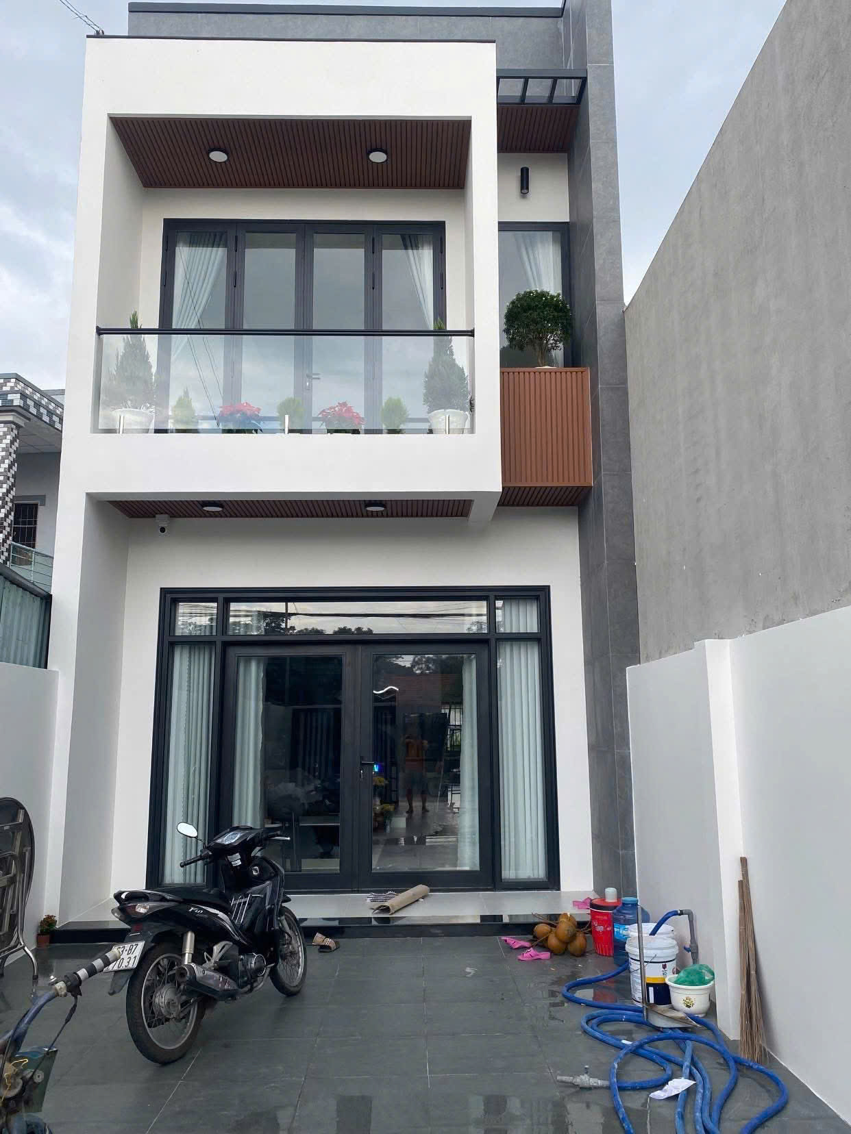 Cửa Cánh Lớn Khung Bao Full Tường (MS06)